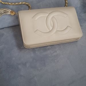 Vintage Chanel bag with Victory Hook PK 3940